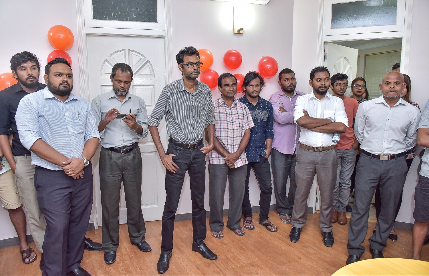 މާލެ: 24 މެއި 2017- "މިހާރު" އެއް އަހަރު ފުރުމުގެ މުނާސަބަތުގައި އެ މީޑިއާގެ މުވައްޒަފުން ބޭއްވި ކުޑަ ހަފުލާއެއްގެ ތެރެއިން.