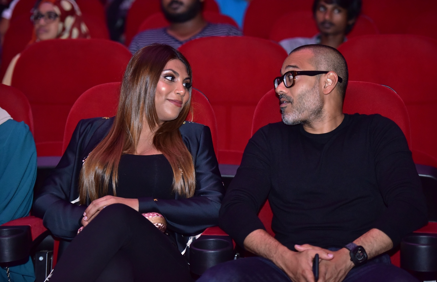 މާލެ: މޭ 25، 2017- "މިހާރު" ނޫހުގެ ލައިފް ސްޓައިލް މެގަޒިން "ދޯ" އަދި ވެބްސައިޓް އިފްތިތާހު ކުރުމަށް އޮލިމްޕަހުގައި ބޭއްވި ހާއްސަ ހަފްލާގައި ބައިވެރިވި ބައެއް މީހުން.---މިހާރު ފޮޓޯ: ނިޝާން އަލީ