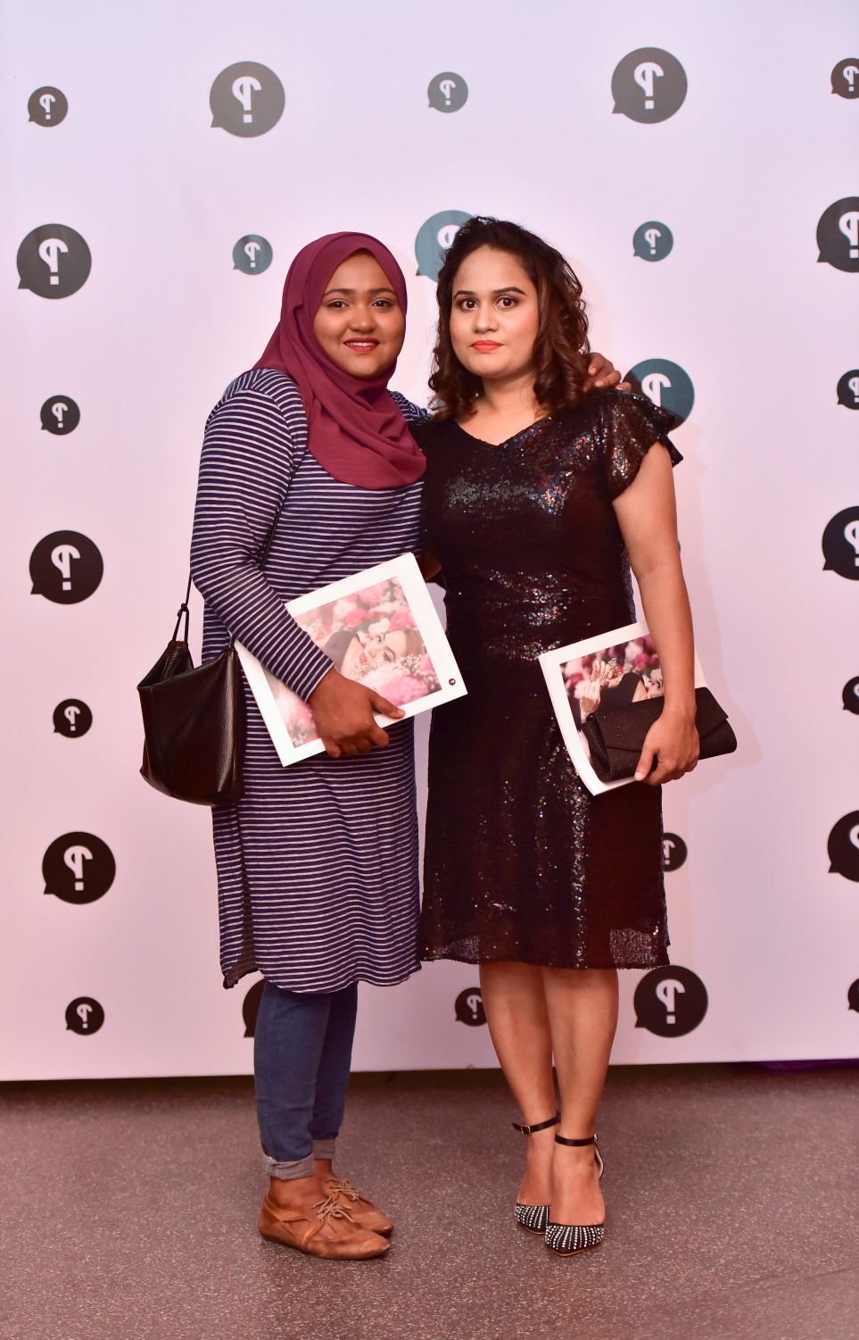 މާލެ: މޭ 25، 2017- "މިހާރު" ނޫހުގެ ލައިފް ސްޓައިލް މެގަޒިން "ދޯ" އަދި ވެބްސައިޓު އިފްތިތާހުކުރުމަށް އޮލިމްޕަހުގައި ބޭއްވި ހާއްސަ ހަފްލާގެ ތެރެއިން.---މިހާރު ފޮޓޯ: ހުސެއިން ވަހީދު