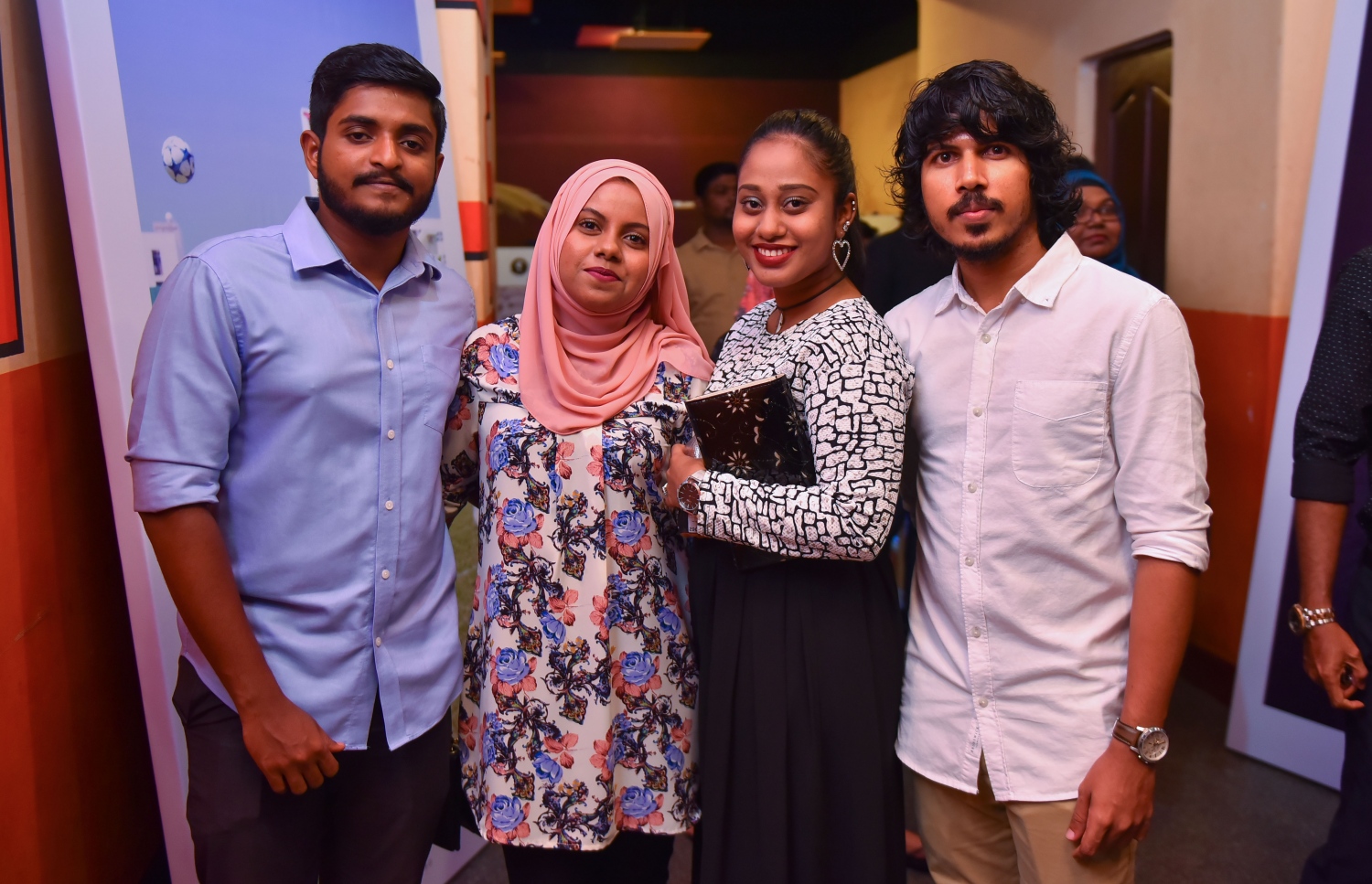 މާލެ: މޭ 25، 2017- "މިހާރު" ނޫހުގެ ލައިފް ސްޓައިލް މެގަޒިން "ދޯ" އަދި ވެބްސައިޓު އިފްތިތާހުކުރުމަށް އޮލިމްޕަހުގައި ބޭއްވި ހާއްސަ ހަފްލާގެ ތެރެއިން.---މިހާރު ފޮޓޯ: ހުސެއިން ވަހީދު