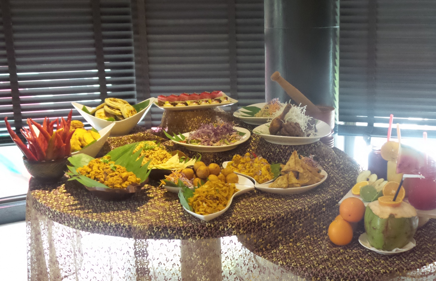 ސިއްހަތަށް ރަނގަޅު، އެކި ރަހަތައް ހިމެނޭ ކެއުންތައް ހޮޓެލް ޖެން އިން ރޯދަ މަހަށް ހާއްސަ ކޮށްފައި. ކުރުނބާ، ތާޒާ މޭވާ ފަނިތައް، ސޫޖީ، އަދި މޭވާގެ އިތުރުން ދިވެހި މީރު ކެއުންތައްވެސް މެނޫގައި ހިމެނޭ.