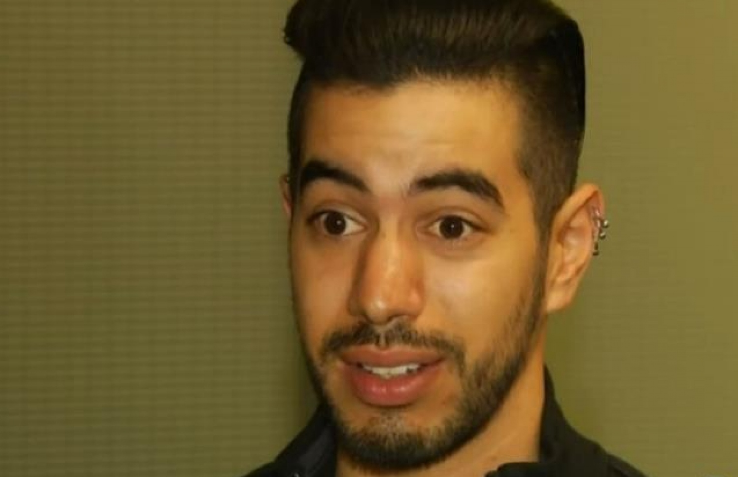 މަގުމަތިން ހޮވި ރޮބިން އުމުރުން 24 އަހަރުގައި