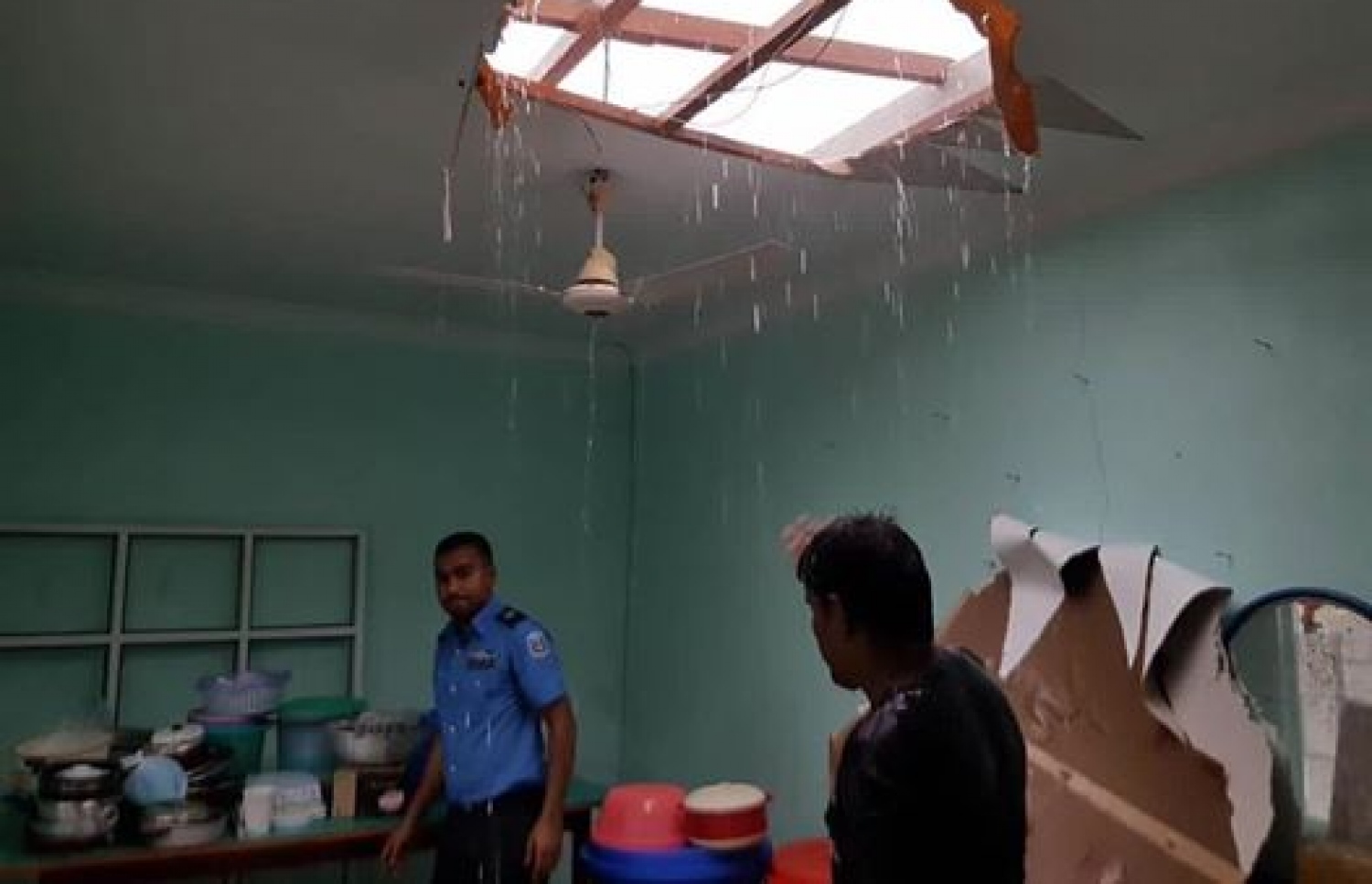 ނިލަންދޫގެ ގެއެއްގެ ފުރާޅަށް ގެއްލުން ލިބިފައި.