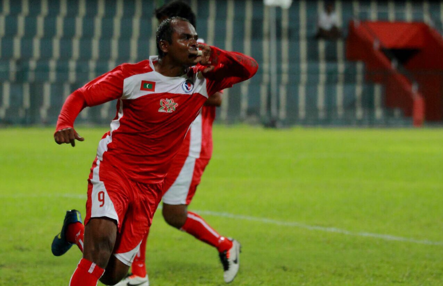 އެގްޒިބިޝަން މެޗެއްގައި ޝާހް ކުޅެނީ