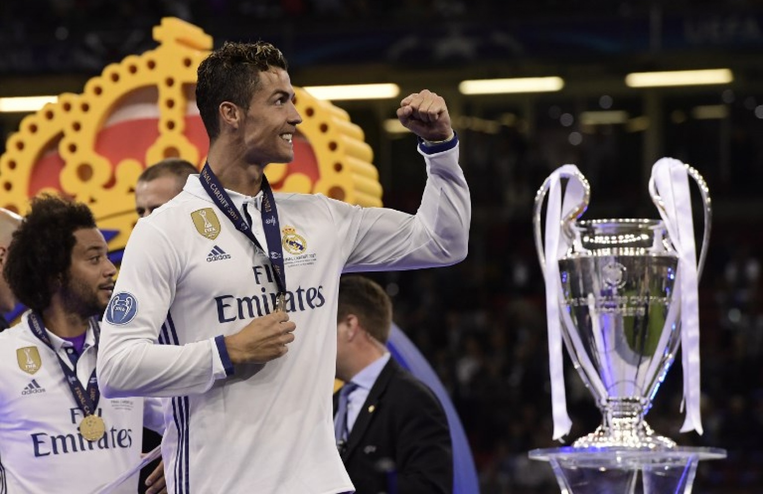 ރޮނާލްޑޯ އުފާފާޅުކުރަނީ. --ފޮޓޯ: އޭއެފްޕީ