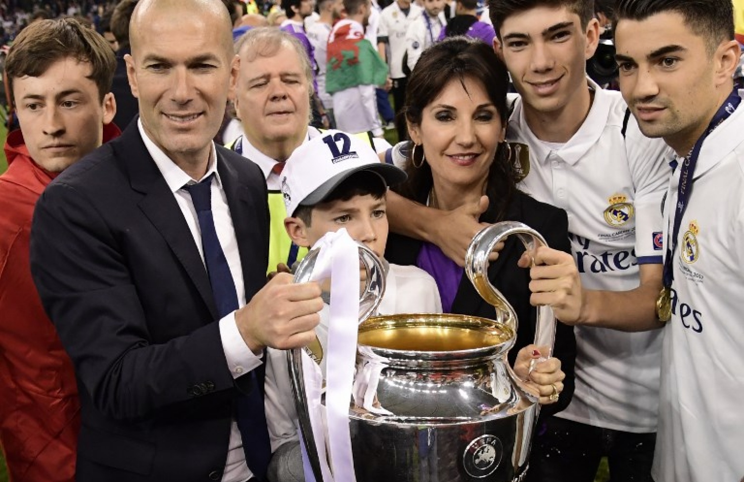 ޒިދާން އާއިލާއާ އެކު. --ފޮޓޯ: އޭއެފްޕީ