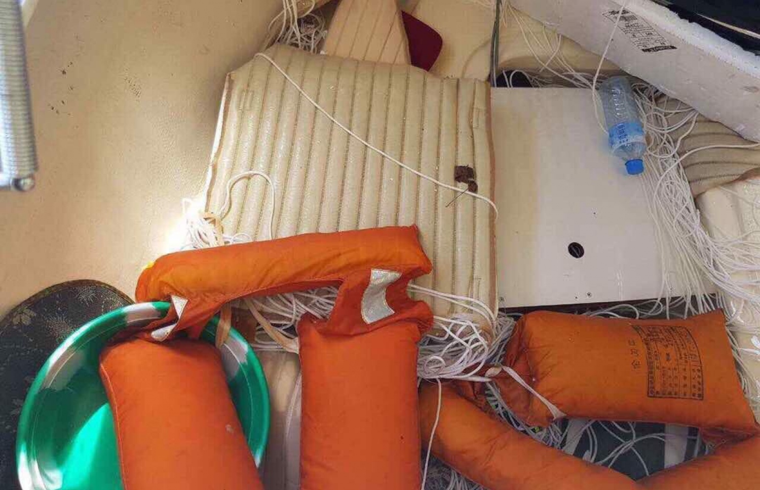 ސުމޭދު މަހަށް ދިޔަ ޑިންގީގައި ހުރި ބައެއް ތަކެތި.