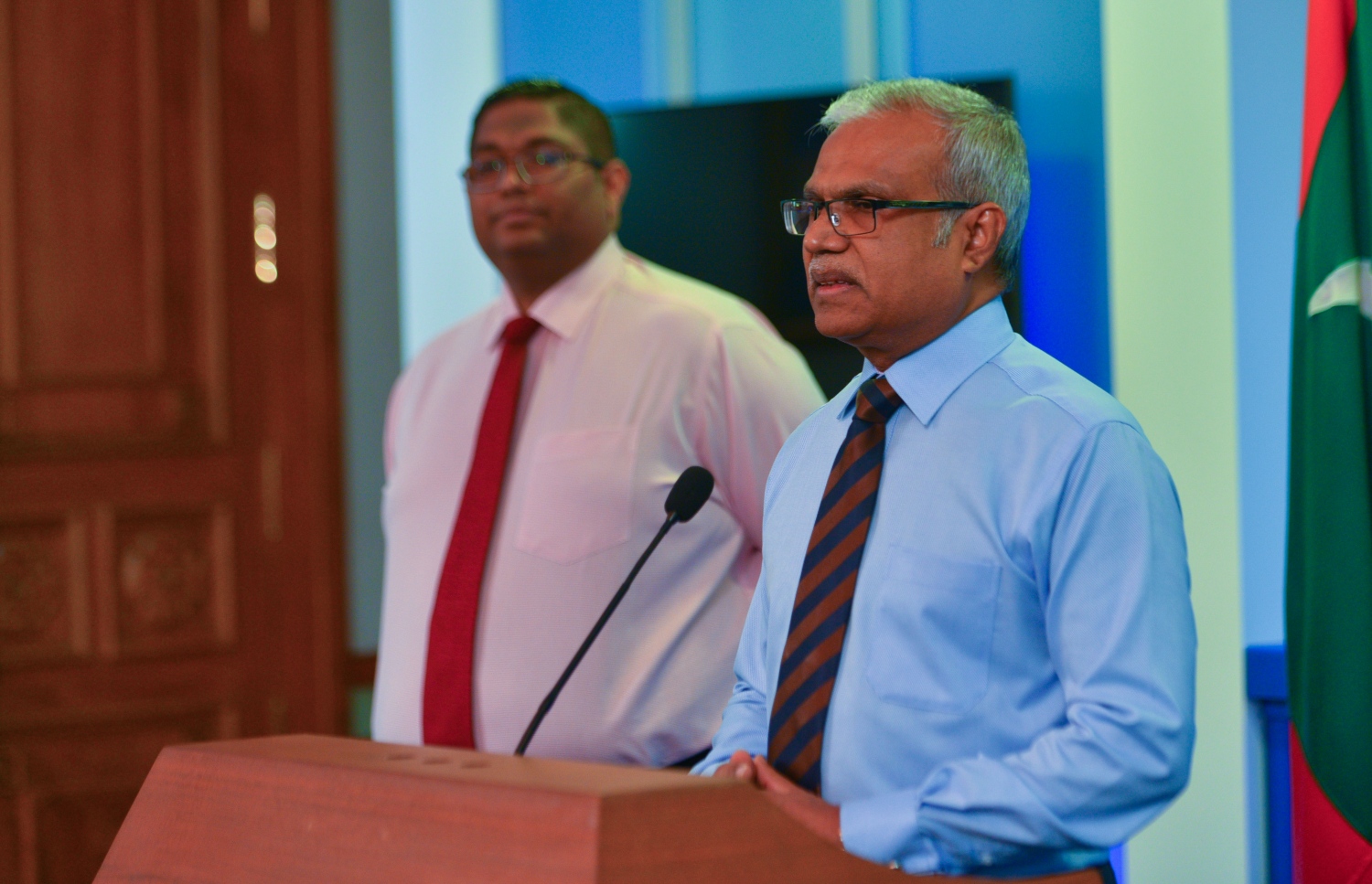 ރާއްޖެ އިން ގަތަރާ އެކު ސިޔާސީ ގުޅުން ކަނޑާލުމާ ގުޅިގެން މިދިޔަ ހޯމަދުވަހުގެ ރޭ ރައީސް އޮފީހުގައި ބޭއްވި ޕްރެސް ބްރީފިންގައި ފޮރިން މިނިސްޓަރު އާސިމް ވާހަކަ ދައްކަވަނީ.---މިހާރު ފޮޓޯ: ހުސެއިން ވަހީދު