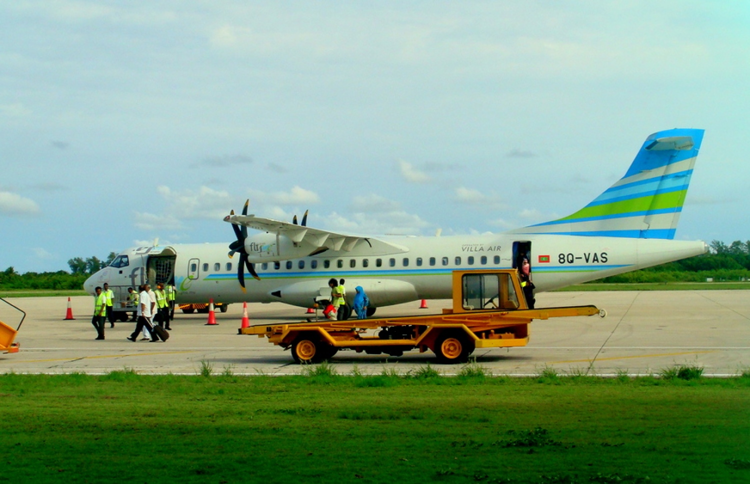 ފްލައި މީގެ ބޯޓެއް ގަން އެއާޕޯޓްގައި: މި މަހު އަލުން ދަތުރުތައް ފަށާނެ. ފޮޓޯ/ އަހުމަދު އަދުޝަން