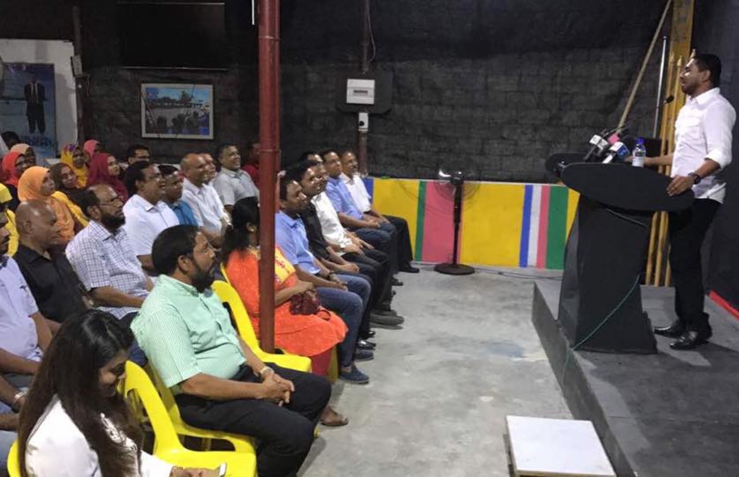 އެމްޑީޕީން މިރޭ ބޭއްވި ޖަލްސާގައި މަހްލޫފު ވާހަކަ ދައްކަވަނީ.