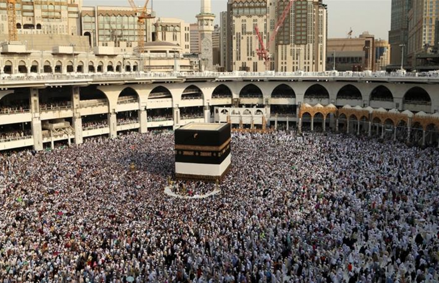 މާތްވެގެންވާ ހަރަމްފުޅު: މި ދުވަސްވަރު މައްކާ އަށް އެތައް މިލިއަން ބަޔަކު ވަނީ ޖަމާވެފައި