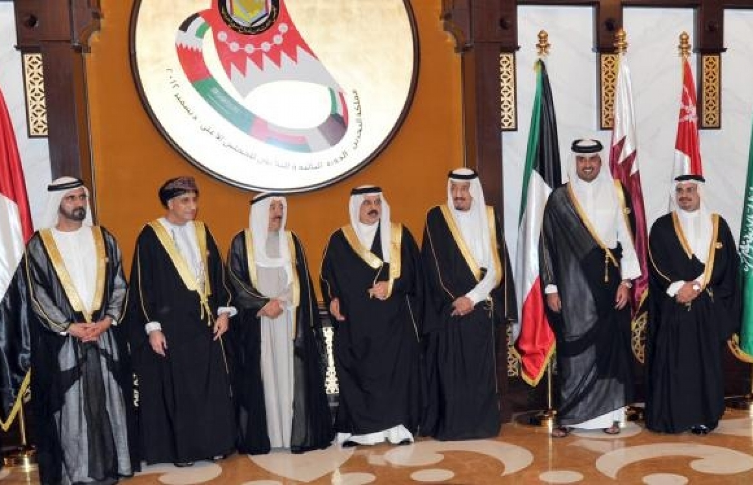 ގަލްފު ގައުމުތަކުގެ އެންމެ އިސް ވެރިންގެ 12 ވަނަ ބައްދަލުވުމުގައި އެ ގައުމުތަކުގެ ވެރިން ގުރޫޕް ފޮޓޯއެއް ނަންގަވަނީ. ފޮޓޯ އަލްއަރަބިއްޔާ