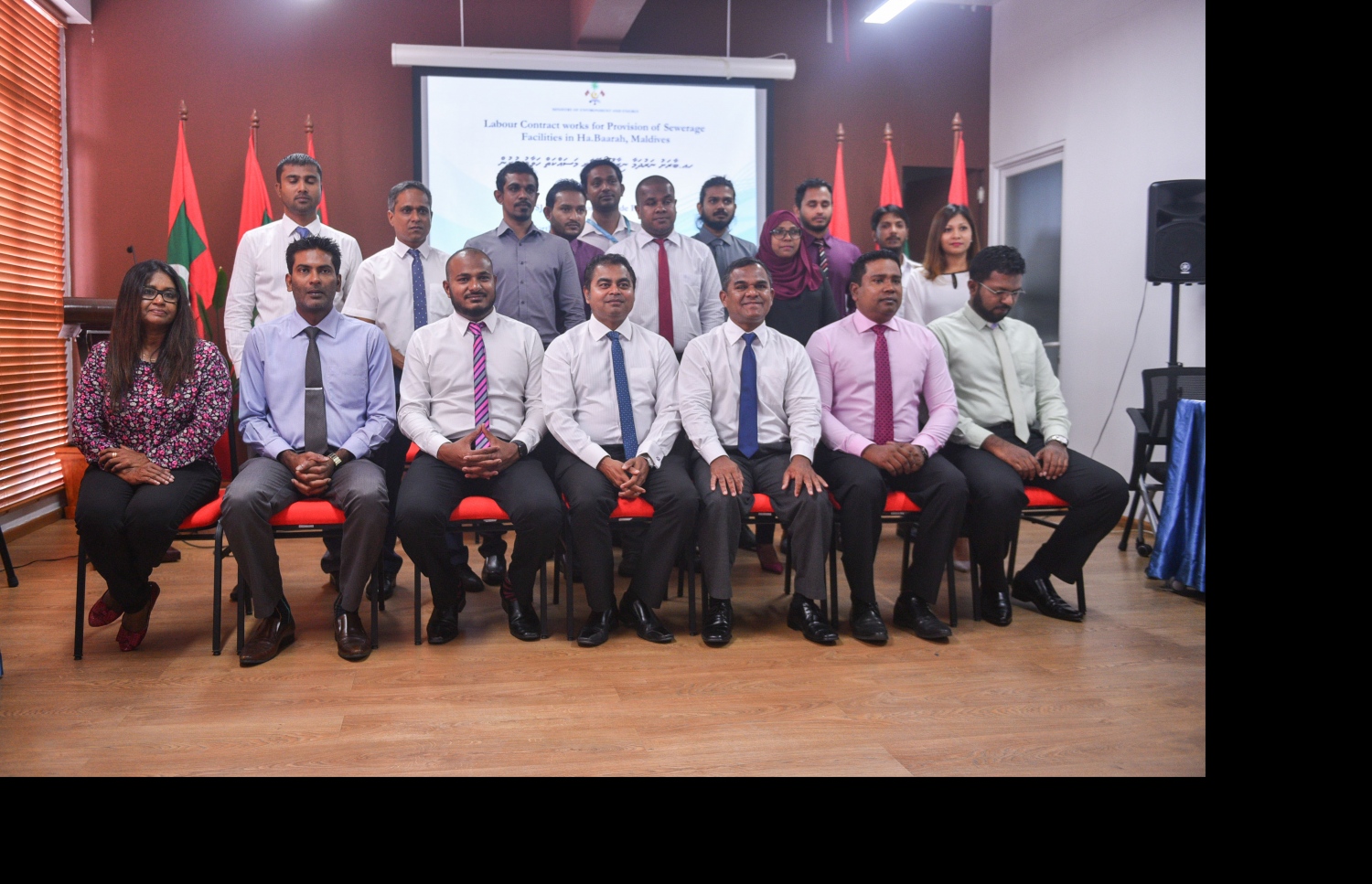 މިއަދުގެ ރަސްމިއްޔާތުގައި ބައިވެރިވެވަޑައިގެންނެވި ބޭފުޅުން ގުރޫޕް ފޮޓޯއެއް ނަންގަވަނީ.---މިހާރު ފޮޓޯ: ހުސެއިން ވަހީދު