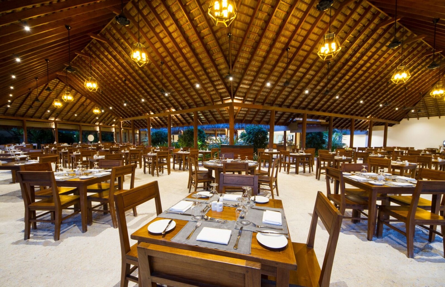 ސަމާ އައިލެންޑުގެ ސަމުގާ ރެސްޓޯރެންޓު.