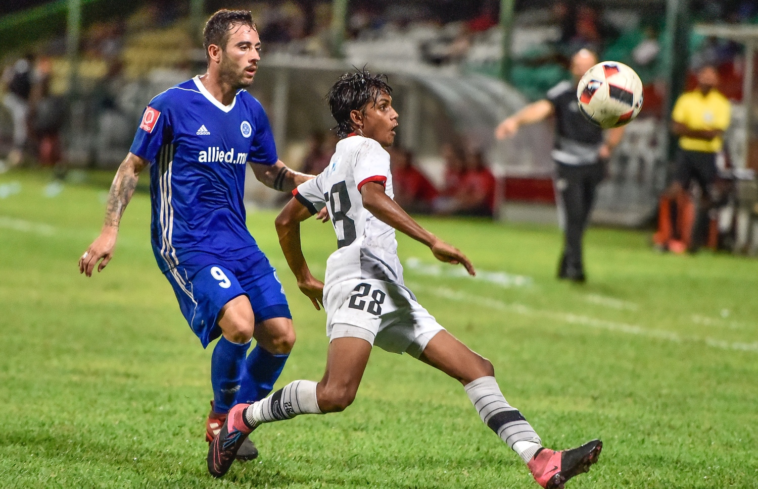 ނިއުގެ ގަލާޑޯ (ވ) ކައިރިން ޓީސީގެ އައިހަމް ބޯޅަ ފޮނުވާލަނީ.-- ފޮޓޯ: ނިޝާން އަލީ/ މިހާރު