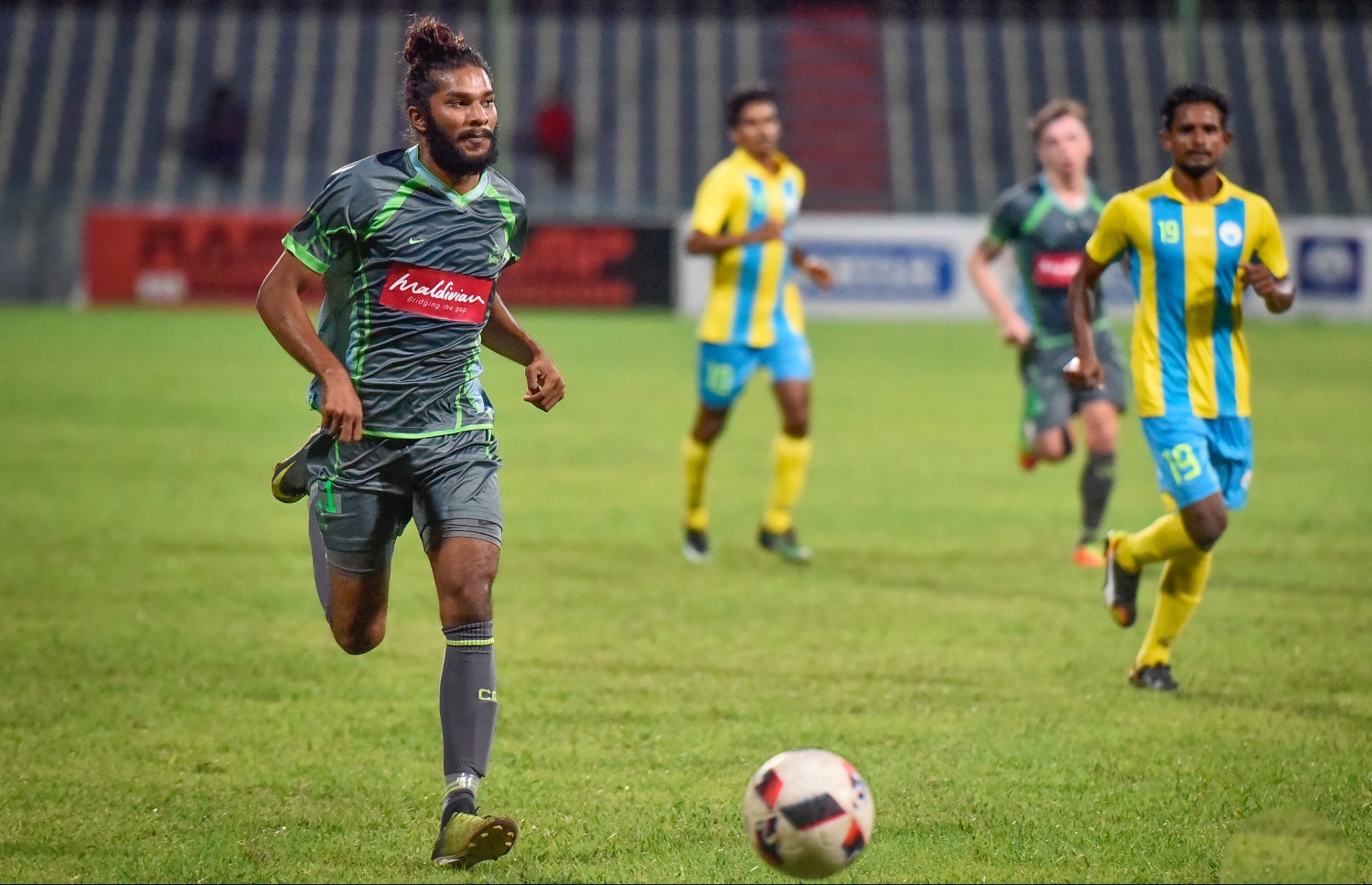 ގްރީން ސްޓްރީޓްސްގެ ރިޒުހާން ބޯޅަ ހިފައިގެންދަނީ.-- ފޮޓޯ: ނިޝާން އަލީ/ މިހާރު