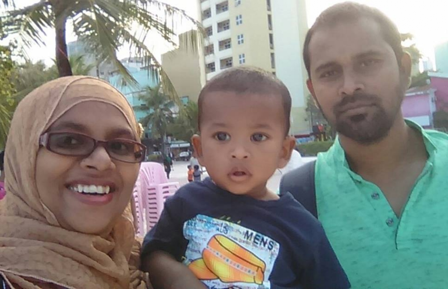 ޝިރާނީ، ފިރިމީހާ އާއި ދަރިފުޅާ އެކު.