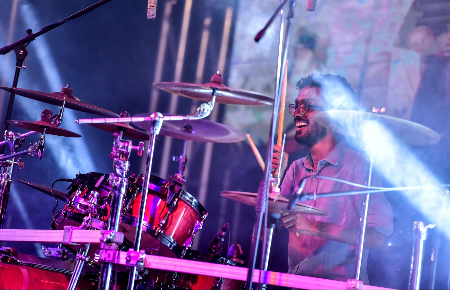 މާލެ: ޖޫން 26، 2017- ފިތުރު އީދުގެ އުފަލުގައި ހަބޭސް ބޮޑުބެރު ގުރޫޕުން ބޭއްވި މިއުޒިކް ޝޯ ގެ ތެރެއިން.---މިހާރު ފޮޓޯ: ނިޝާން އަލީ