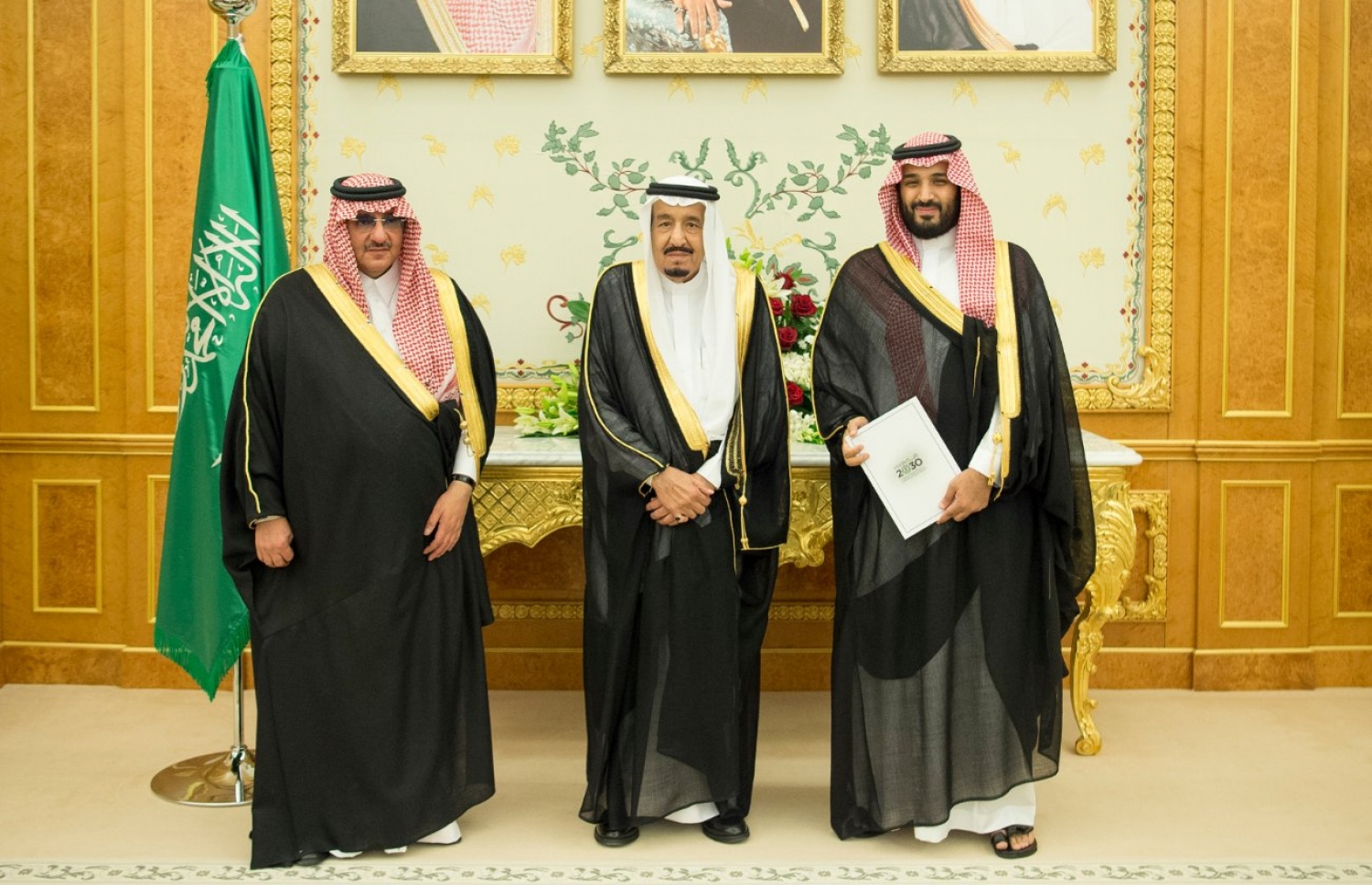 ސައޫދީގެ ރަސްގެފާނު ސަލްމާން ބިން އަބްދުލް އަޒީޒް (މ) އާއި ވަލީ އަހުދު މުހައްމަދު (ކ) އަދި ކުރީގެ ވަލީ އަހުދު މުހައްމަދު ބިން ނާޔިފް.