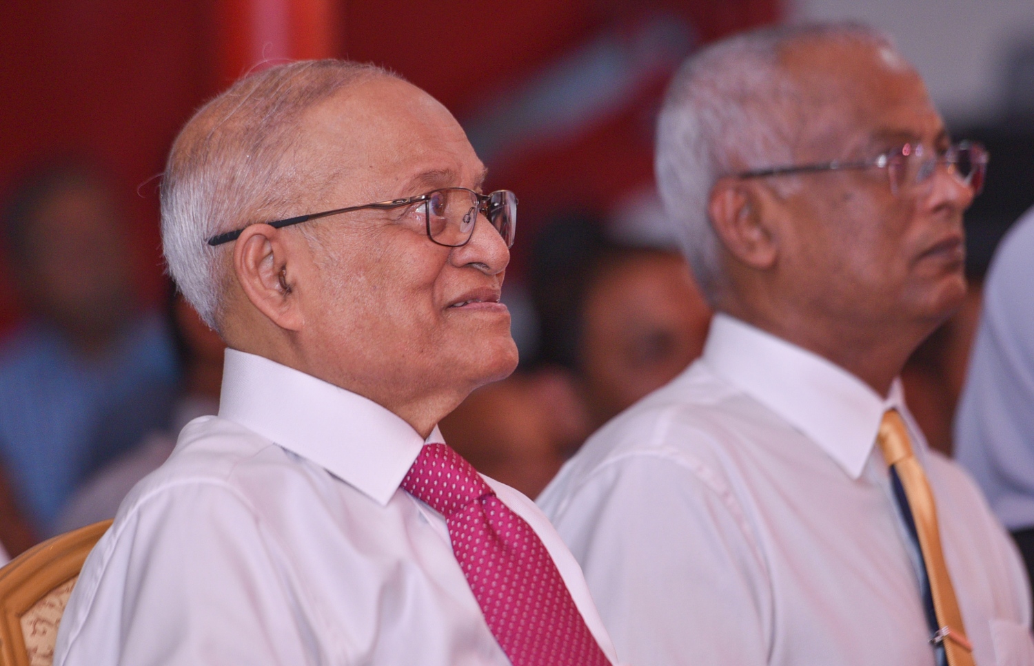 ރައީސް މައުމޫން މިހާރުގެ އިދިކޮޅު ފަރާތްތަކާ އެކު ބޭއްވި ސިޔާސީ ޖަލްސާއެއްގައި. މިހާރު ފޮޓޯ: ހުސައިން ވަހީދު