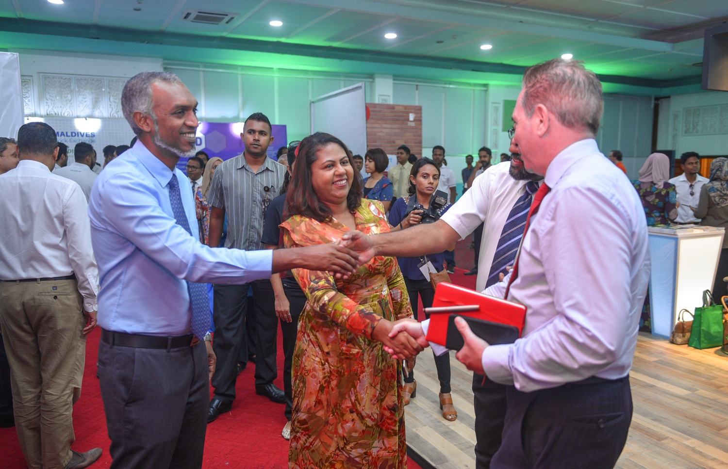 ސިޔާސަތު ކަނޑައަޅުއްވާ ވެރިންގެ ހިނިތުންވުން: ބޯހިޔާވަހިކަމުގެ މައްސަލަ އަށް އަވަސް ހައްލެއް ނެތް.---މިހާރު ފޮޓޯ:  ހުސެއިން ވަހީދު