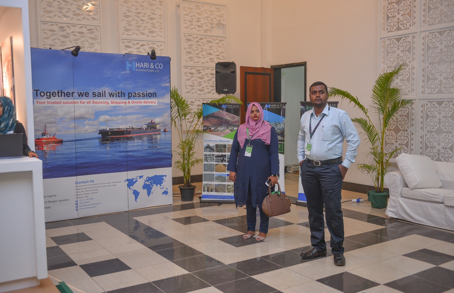 މާލެ: ޖުލައި 6، 2017- ގެދޮރުވެރިކަމަށް ބޭނުންވާ ފައިސާ ހޯދޭނެ ގޮތްތަކާ ބެހޭ ގޮތުން އެމްއެމްއޭ އާއި އެޗްޑީސީ ގުޅިގެން ދަރުބާރުގޭގައި ފެށި މި އަހަރުގެ މޯލްޑިވްސް ފައިނޭންޝަލް އެކްސްޕޯގެ ތެރެއިން.---މިހާރު ފޮޓޯ: ހުސެއިން ވަހީދު