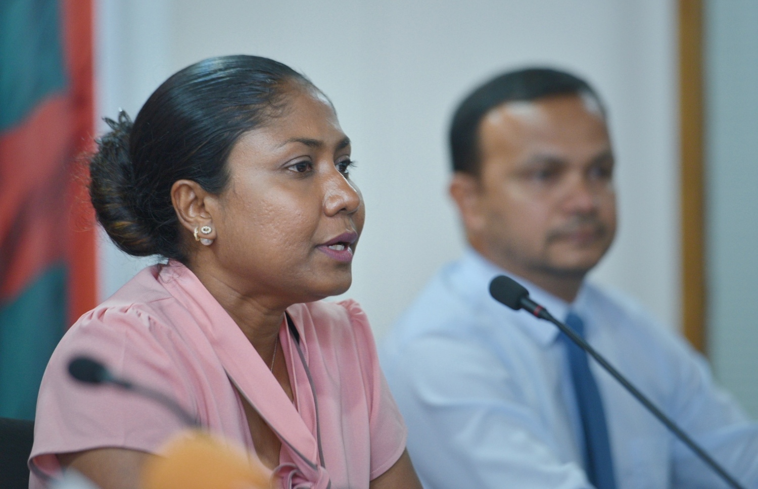 ކުނޫޒްގައި މިއަދު ބޭއްވި ނިއުސް ކޮންފަރެންސްގައި ހިސާން ވާހަކަ ދައްކަވަނީ.---މިހާރު ފޮޓޯ: ހުސެއިން ވަހީދު