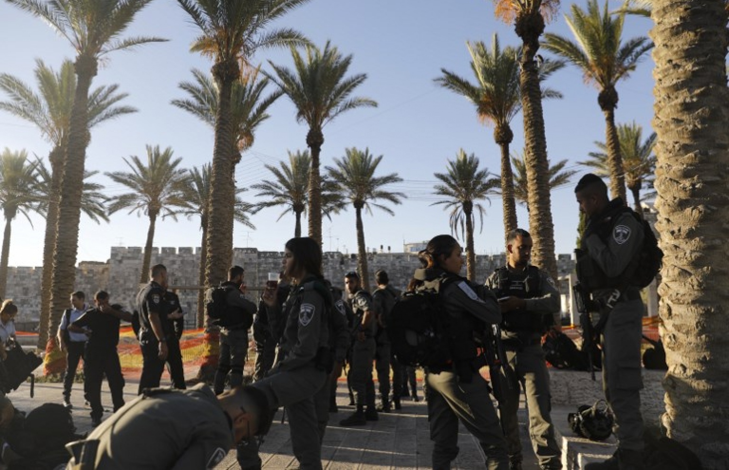 ގުދުސް އަށް ވަންނަން އޮންނަ މައި ދޮރާށި ކަމަށްވާ ދިމިޝްގު ގޭޓް އިޒްރޭލް ސިފައިން ބަލަހައްޓަނީ. --ފޮޓޯ:އޭއެފްޕީ