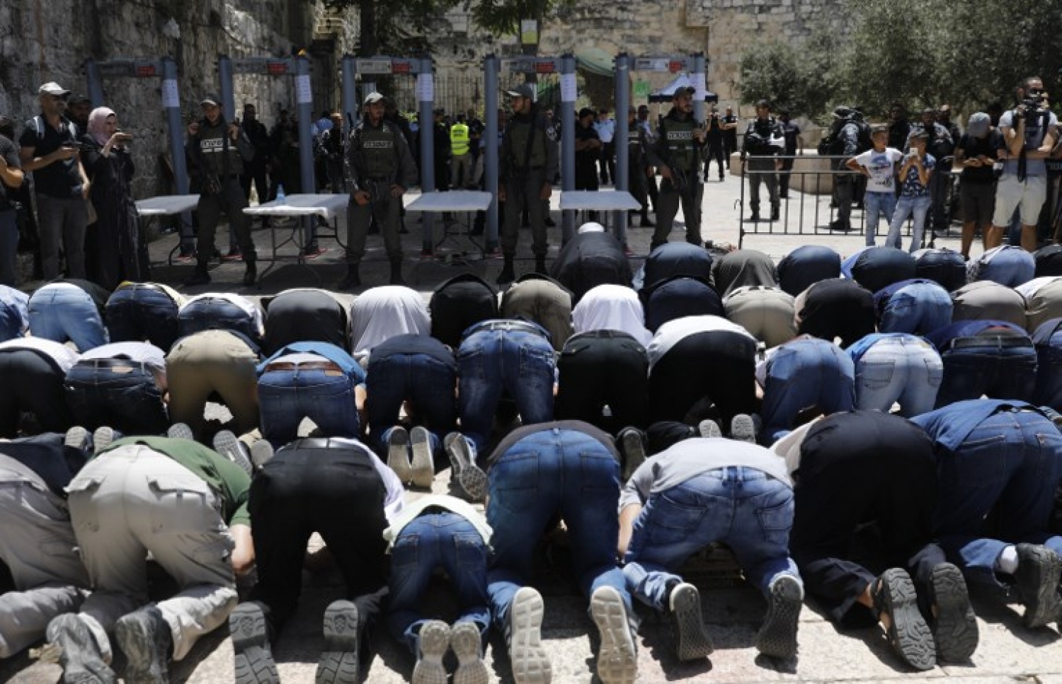 އިޒްރޭލުން އަގްސާ މިސްކިތް ބަންދު ކުރުން