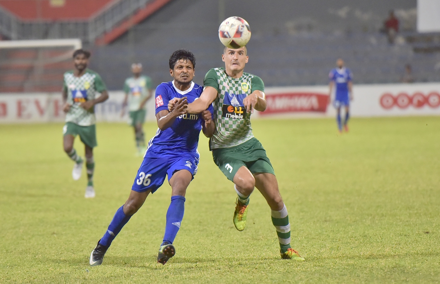 މާޒިޔާގެ ކޮވަސެވިޗް (ކ) ކައިރިން ނިއުގެ އޮއްޕޮ ބޯޅަ ހޯދަން މަސައްކަތް ކުރަނީ.-- ފޮޓޯ: ނިޝާން އަލީ/ މިހާރު