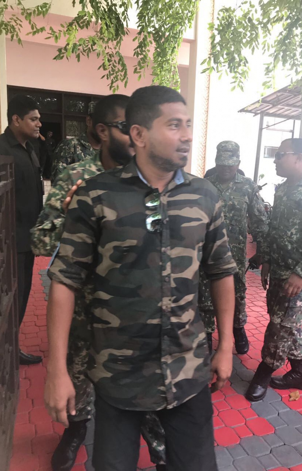 މަހްލޫފް މިއަދު މަޖިލީހުގެ އިދާރާގެ ގޯތިތެރޭގައި.