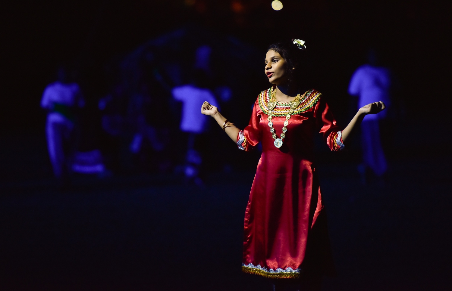 މާލެ: ޖުލައި 26، 2017: މި އަހަރުގެ މިނިވަން ދުވަހާ ގުޅިގެން ގަލޮޅު ދަނޑުގައި ބޭއްވި ކުޅިވަރުތަކުގެ ތެރެއިން ސްކޫލު ކުއްޖަކު އައިޓަމެއް ހުށަހަޅައިދެނީ.---މިހާރު ފޮޓޯ: ހުސެއިން ވަހީދު