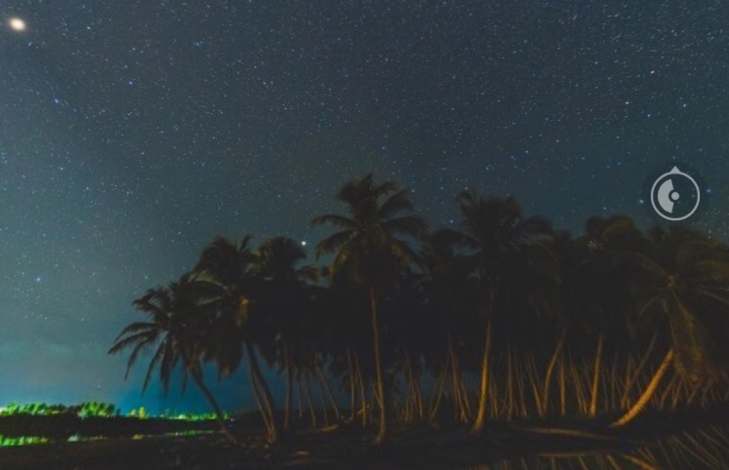 ތަލްއަތު އެންމެ ފުރަތަމަ ނެގި 360 ފޮޓޯގެ މަންޒަރުން ބައެއްގެ ސްކްރީން ޝޮޓެއް: އޭނާގެ ފޭސްބުކް ޕޭޖްގައި ޖެހި މި ފޮޓޯ ވަނީ ތިން ލައްކައަށް ވުރެ ގިނަ މީހުން ޝެއާކޮށްފައި