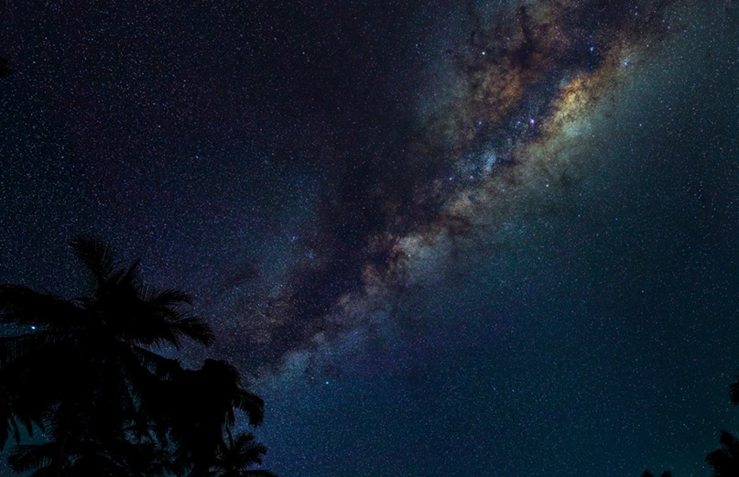 ތަލްއަތު ނަގާފައިވާ އުޑުމަތީގެ މަންޒަރެއް