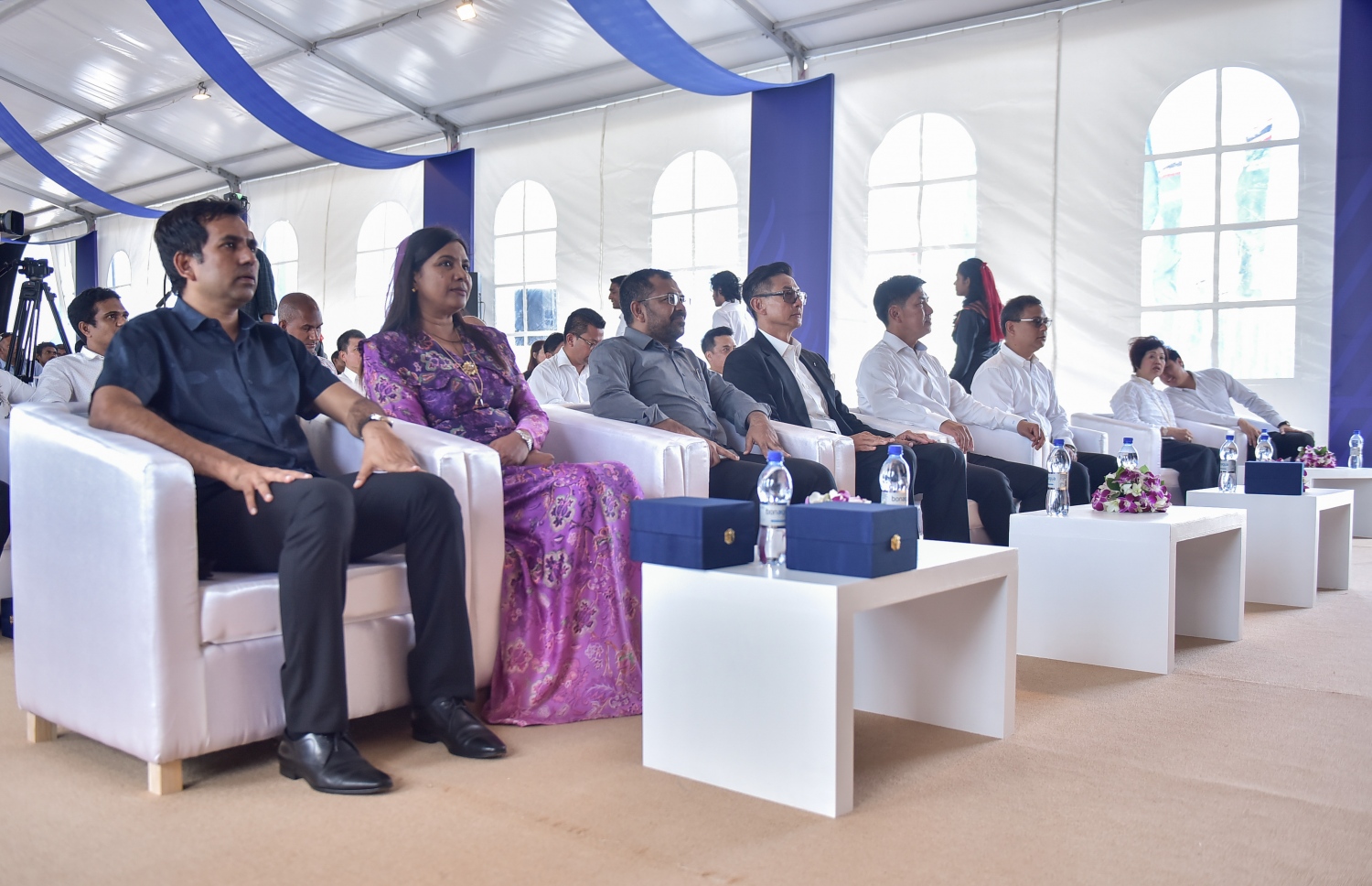 އެނބޫދޫ ފަޅު ހިއްކައިގެން ތަރައްގީކުރާ އިންޓަގްރޭޓެޑް ރިސޯޓް މަޝްރޫއުގެ ބިންގާ އެޅުމަށް މިއަދު ބޭއްވި ރަސްމިއްޔާތުގެ ތެރެއިން.-- ފޮޓޯ: ހުސެއިން ވަހީދު/ މިހާރު