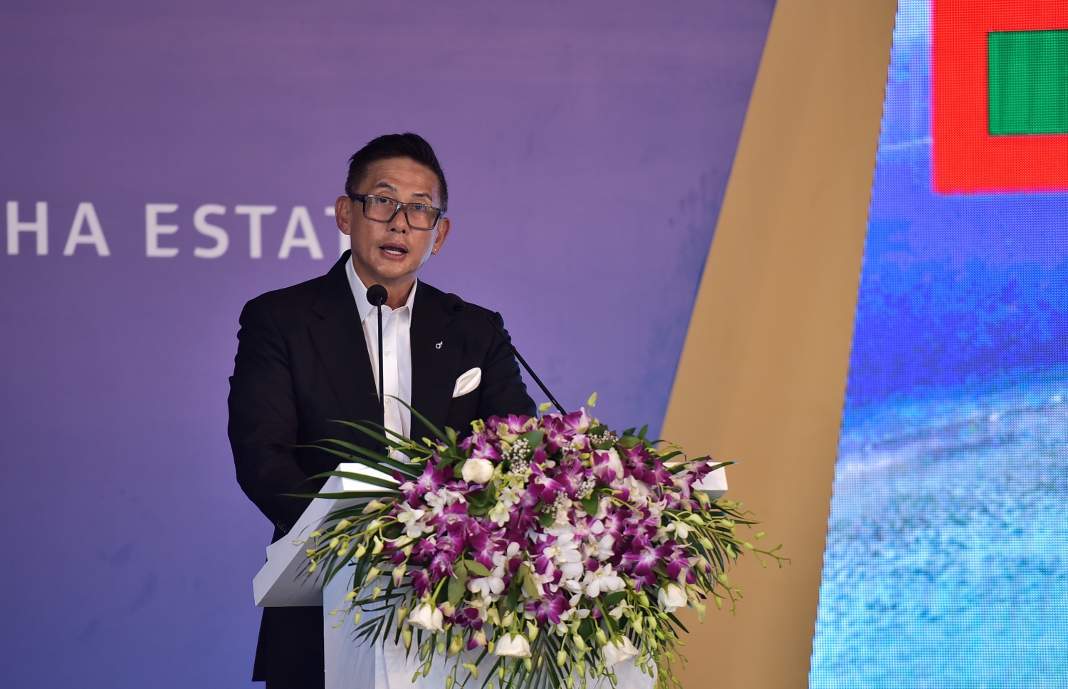 އެނބޫދޫ ފިނޮޅު: ޖުލައި 30، 2017- އެނބޫދޫ ފަޅު ހިއްކައިގެން ތަރައްގީ ކުރާ 311 މިލިއަން ޑޮލަރު (4.7 ބިލިއަން ރުފިޔާ)ގެ އިންޓަގްރޭޓެޑް ރިސޯޓް މަޝްރޫއުގެ ބިންގާ އެޅުމުގެ ރަސްމިއްޔާތުގެ ތެރެއިން.---މިހާރު ފޮޓޯ: ހުސެއިން ވަހީދު