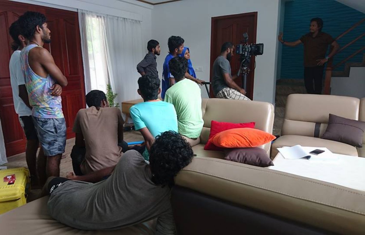 "ބޮސް" ގެ ޝޫޓިންގެ ތެރެއިން.