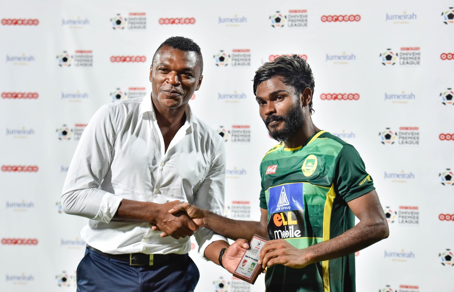 މެޗުގެ މޮޅު ކުޅުންތެރިއާ އިރޭ (ކ) އަށް ޑެސައިލީ އިނާމް ދެނީ. --ފޮޓޯ: ހުސެއިން ވަހީދު/ މިހާރު