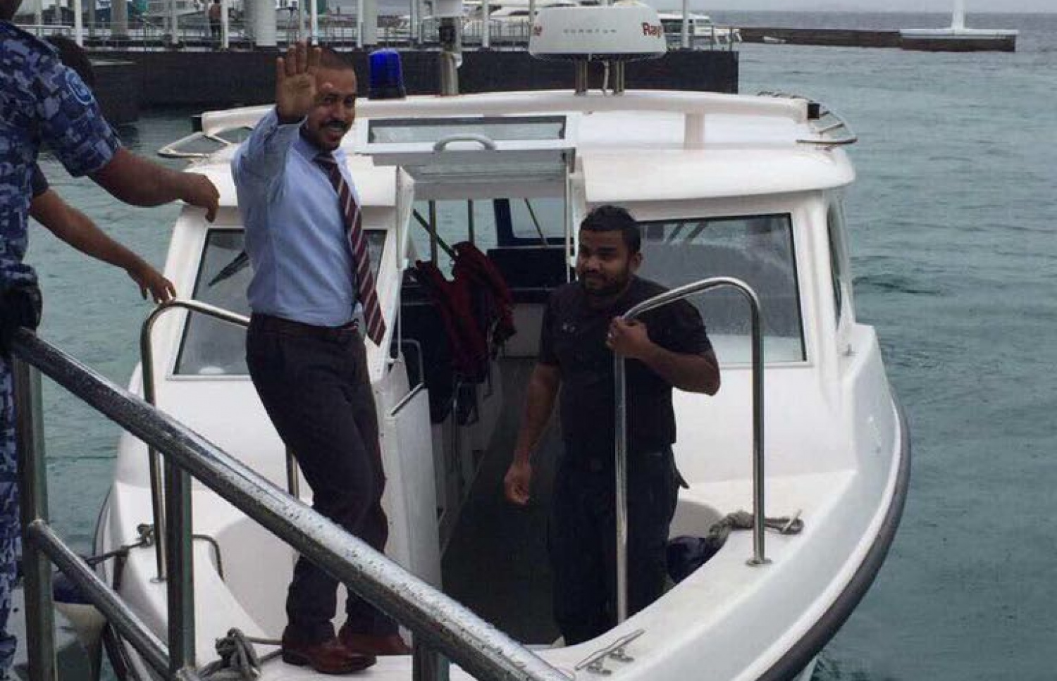 އަޑުއެހުމަށް ފަހު އަމީތު ދޫނިދޫ އަށް ގެންދަނީ--ފޮޓޯ/ސޯޝަލް މީޑިއާ