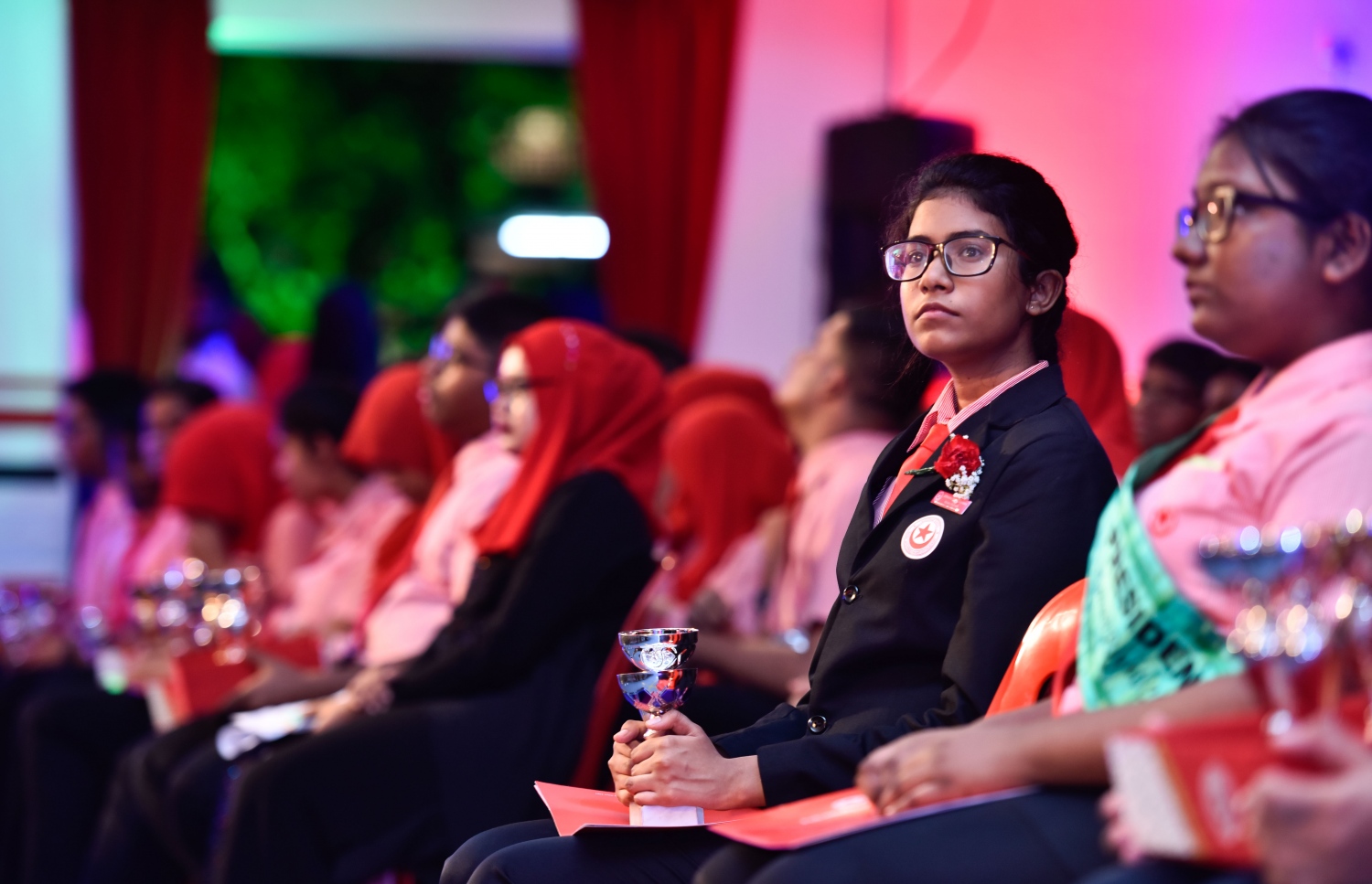 މާލެ: އޮގަސްޓް 10، 2017- އިސްކަންދަރު ސްކޫލުގެ މިދިޔަ އަހަރުގެ އަހަރީ އިނާމު ދިނުމުގެ ޖަލްސާގެ ތެރެއިން.---މިހާރު ފޮޓޯ: ހުސެއިން ވަހީދު