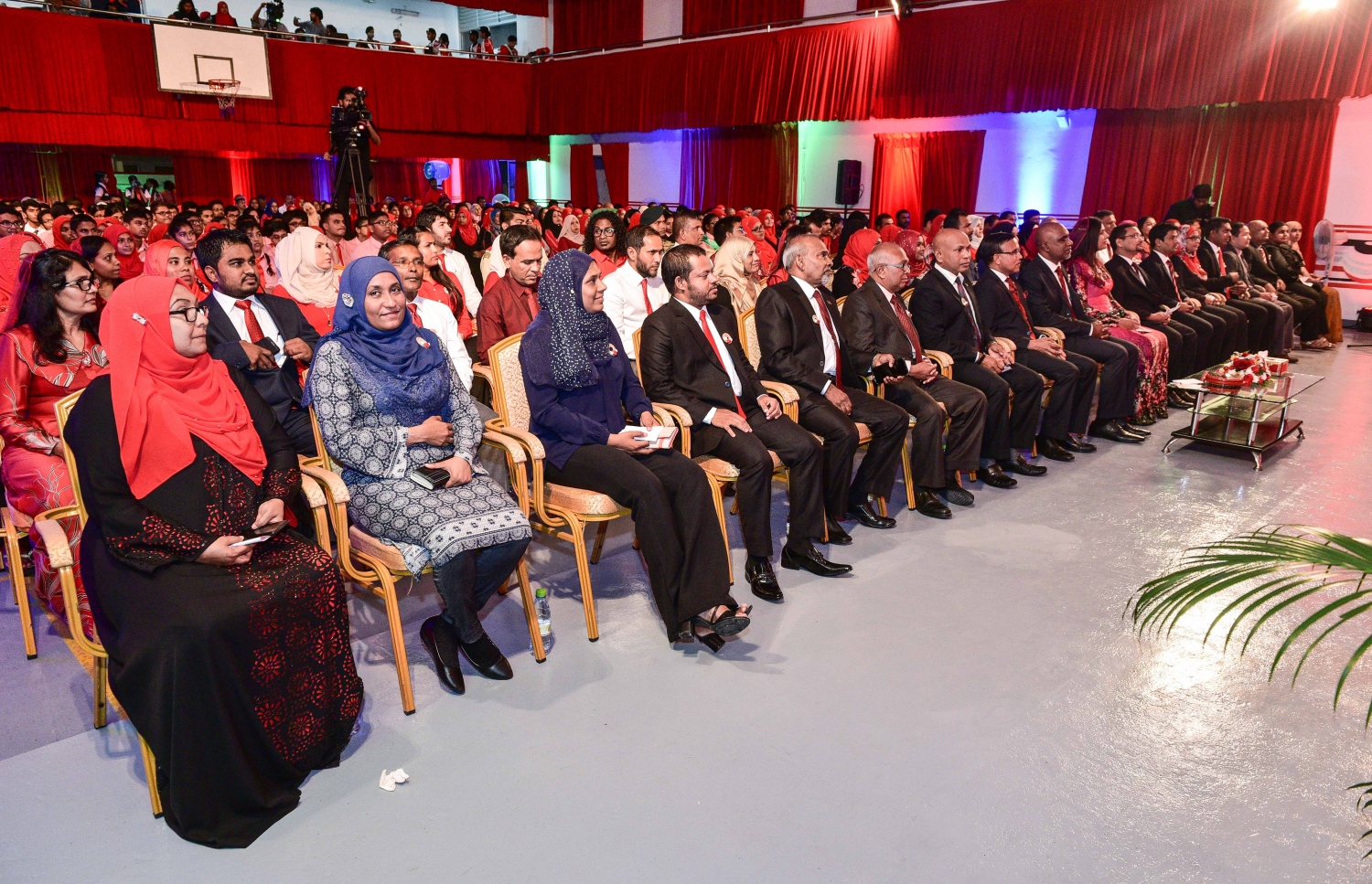 މާލެ: އޮގަސްޓް 10، 2017- އިސްކަންދަރު ސްކޫލުގެ މިދިޔަ އަހަރުގެ އަހަރީ އިނާމު ދިނުމުގެ ޖަލްސާގެ ތެރެއިން.---މިހާރު ފޮޓޯ: ހުސެއިން ވަހީދު