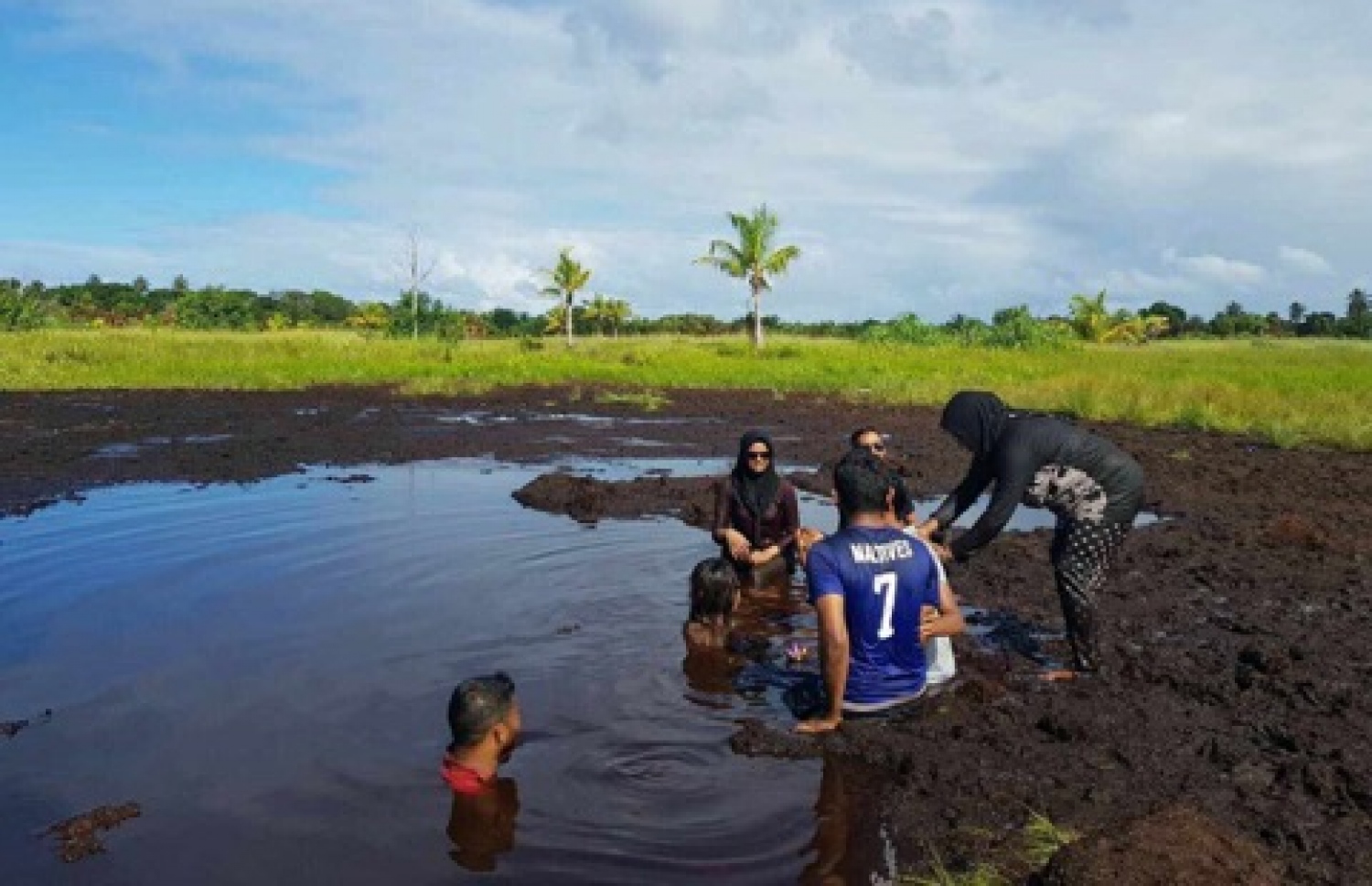 ފުވައްމުލަކު ކޮޑަކިޅިއަށް ބަޔަކު އެރެނީ-- ފޮޓޯ: ހުސެން ނާސިހު
