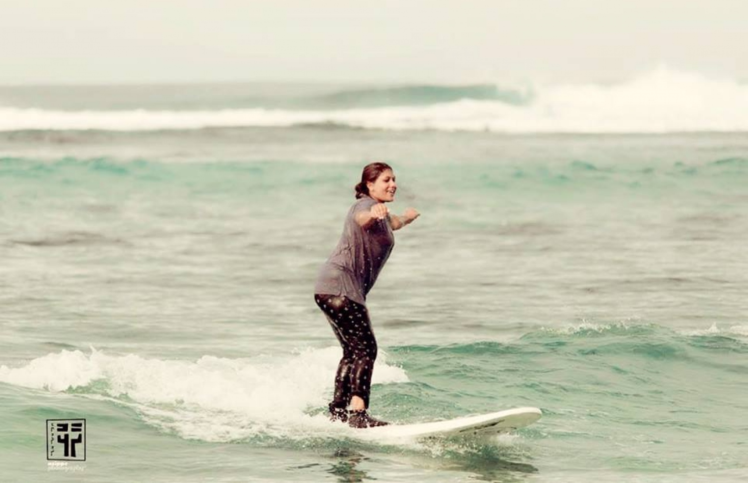 ސާރާ ރާޅާއަޅަން ދަސްކުރަނީ: އޭނާ ބުނަނީ "އަދިވެސް މޮޅެއް ނޫން" ކަމަށް.