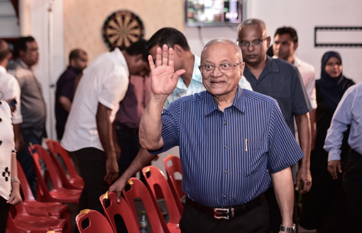 އިދިކޮޅު އިއްތިހާދުގެ ޖަލްސާއެއްގައި މައުމޫން ބައިވެރިވެވަޑައިގަންނަވަނީ.---މިހާރު ފޮޓޯ: ހުސެއިން ވަހީދު