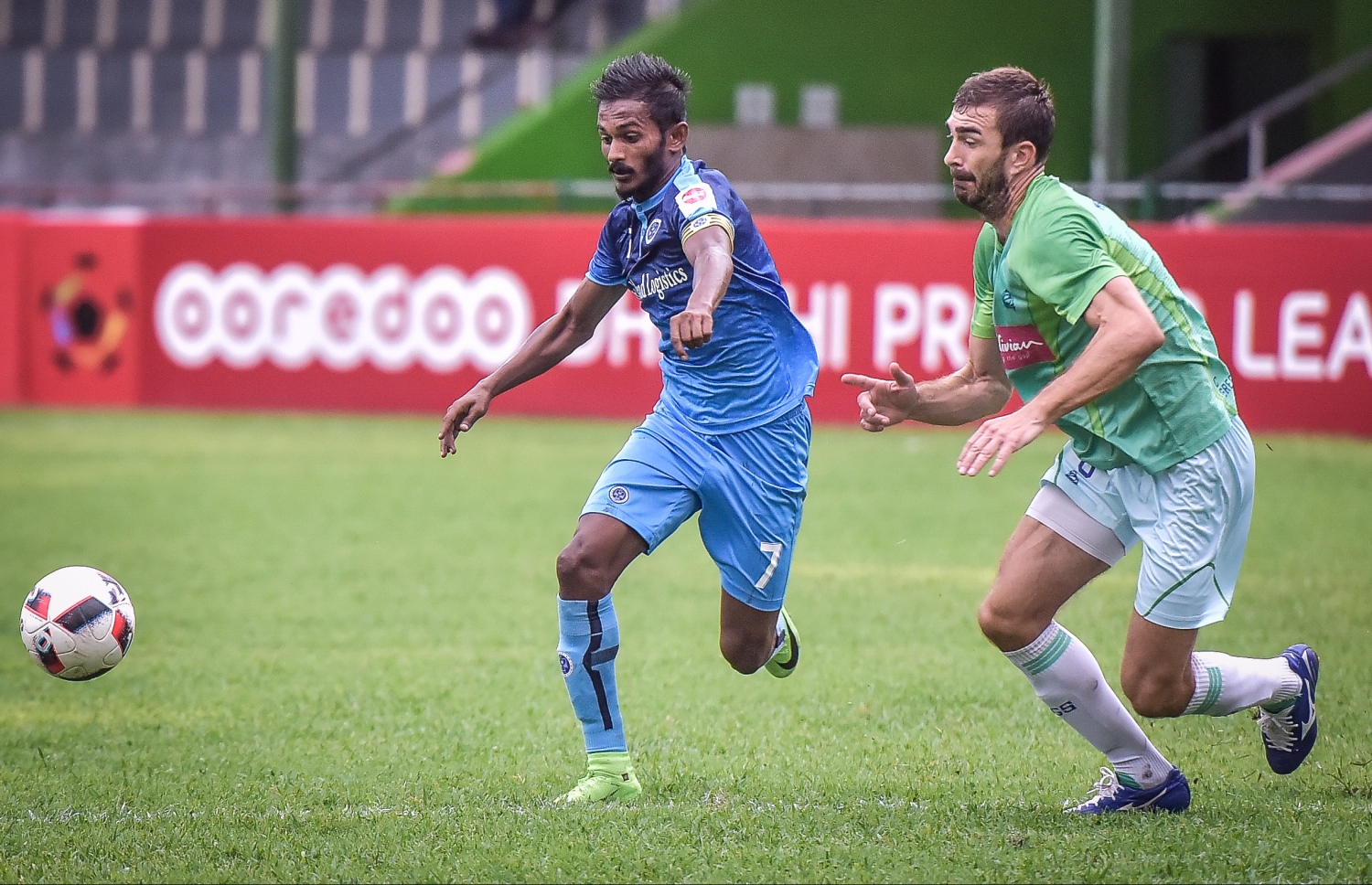 ގްރީން ސްޓްރީޓްސްގެ ޕެޓްރޯ (ކ) ކައިރިން ނިއުގެ ސެންޓޭ ބޯޅަ ހިފައިގެންދަނީ.-- ފޮޓޯ: ނިޝާން އަލީ/ މިހާރު