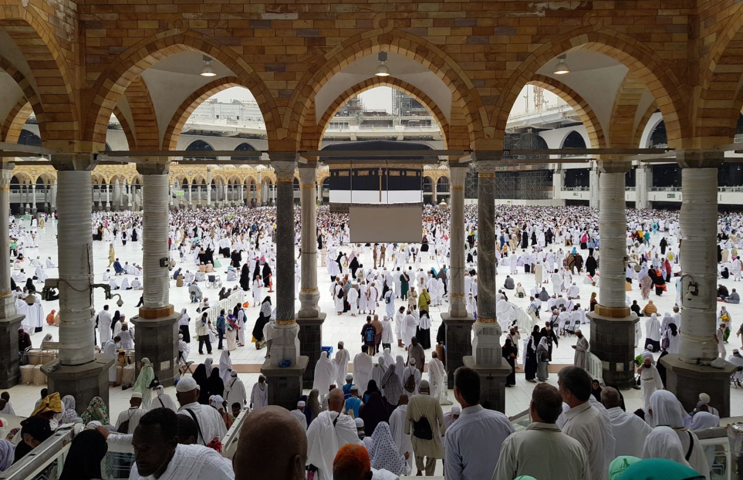 އުސްމާނީ ޚިލާފަތުގެ ފަންނުވެރިކަމާއި ހުނަރުތަކުގެ ރަމްޒެއްގެ ގޮތުގައި، މައްކާގެ ހަރަމްފުޅުން ފެންނަން ހުރި ހަމައެކަނި ބައިތައް. ފޮޓޯ: އަހްމަދު އަބްދުﷲ ސައީދު/މިހާރު