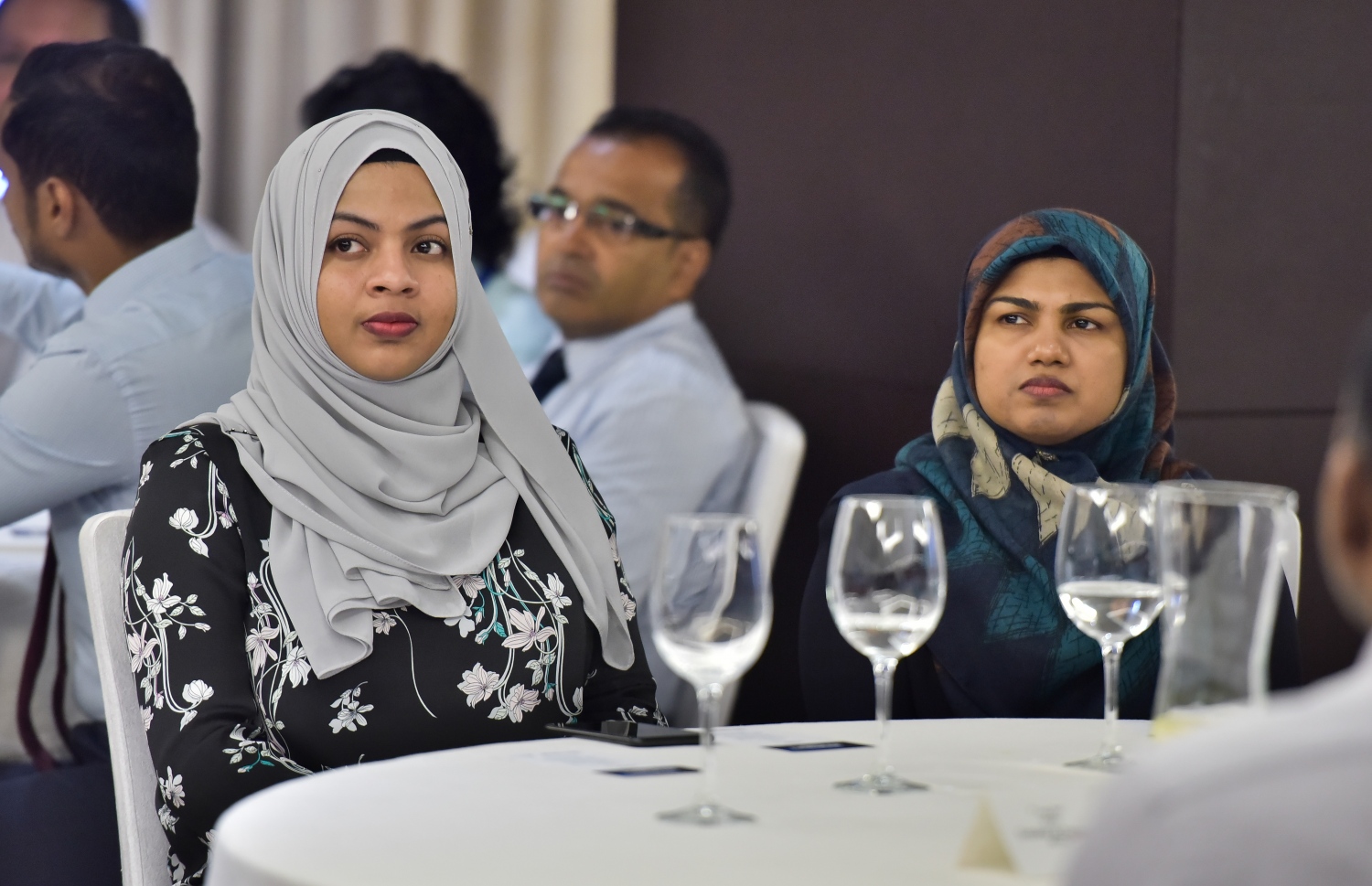 މާލެ: އޮގަސްޓް 20، 2017: ޒުވާނުން ފަތުރުވެރިކަމުގެ ދާއިރާއަށް ތައްޔާރު ކުރަން ޔުނިވާސަލް ފައުންޑޭޝަނުން ވިލާ ކޮލެޖާ ގުޅިގެން ހޮޓެލް ޖެންގައި ބޭއްވި ރަސްމިއްޔާތުގެ ތެރެއިން-- މިހާރު ފޮޓޯޯ: ނިޝާން އަލީ