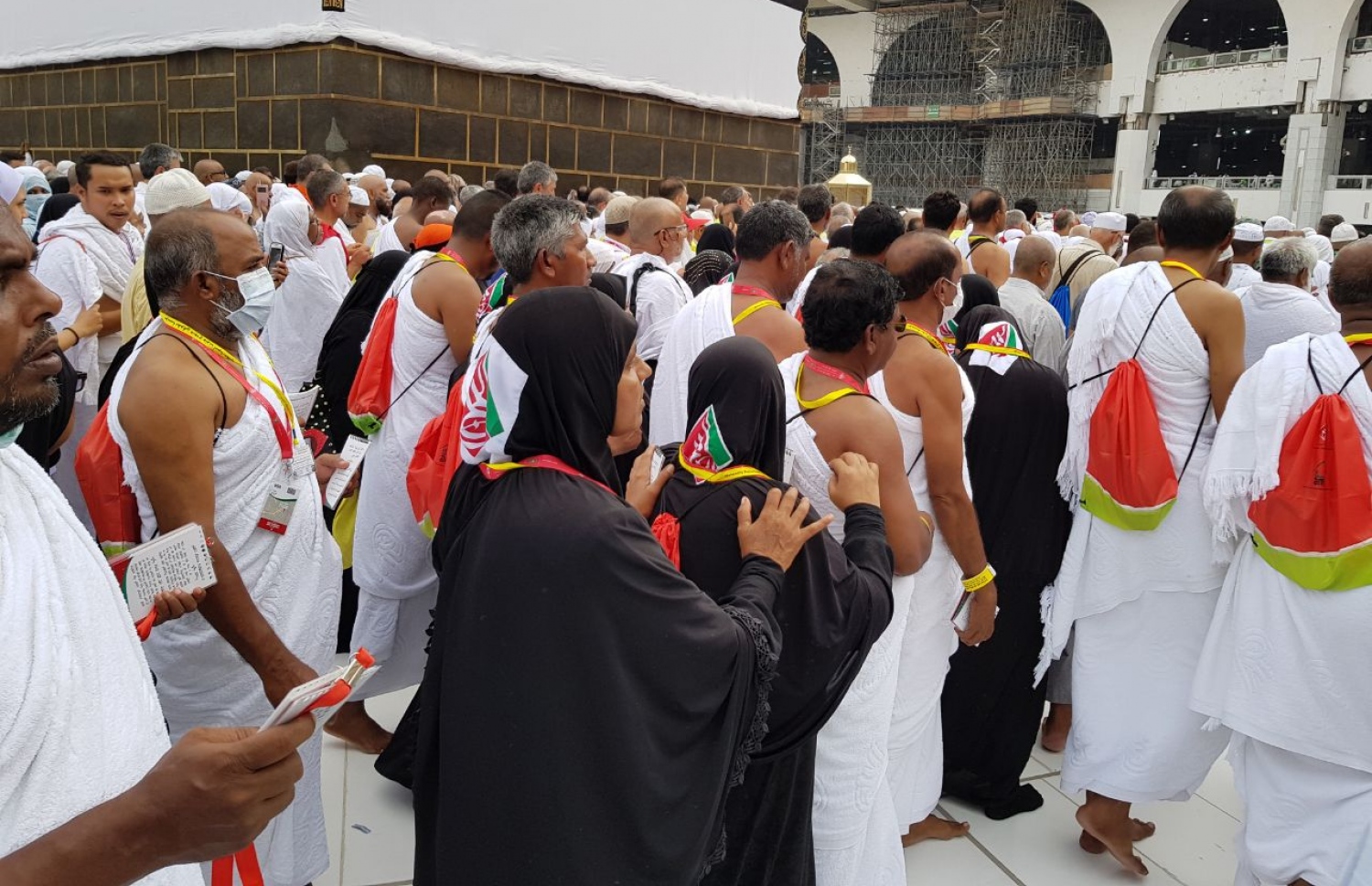 ރާއްޖެ އިން މި އަހަރު ހައްޖަށް ދިޔަ ބައެއް މީހުން މައްކާގައި.---މިހާރު ފޮޓޯ: އަހުމަދު އަބްދުﷲ ސައީދު