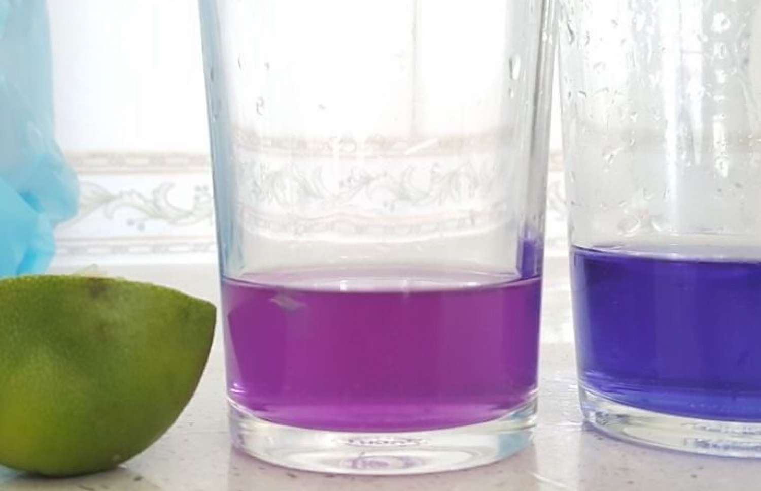 ބަތްޕޮޅިމާ ކެއްކުމުން އެއިން ނިކުތް ނޫ ކުލަ އާއި އެއަށް ލުނބޯހުތް އެޅުމުން ދަނބު ކުލައަށް ބަދަލުވެފައި