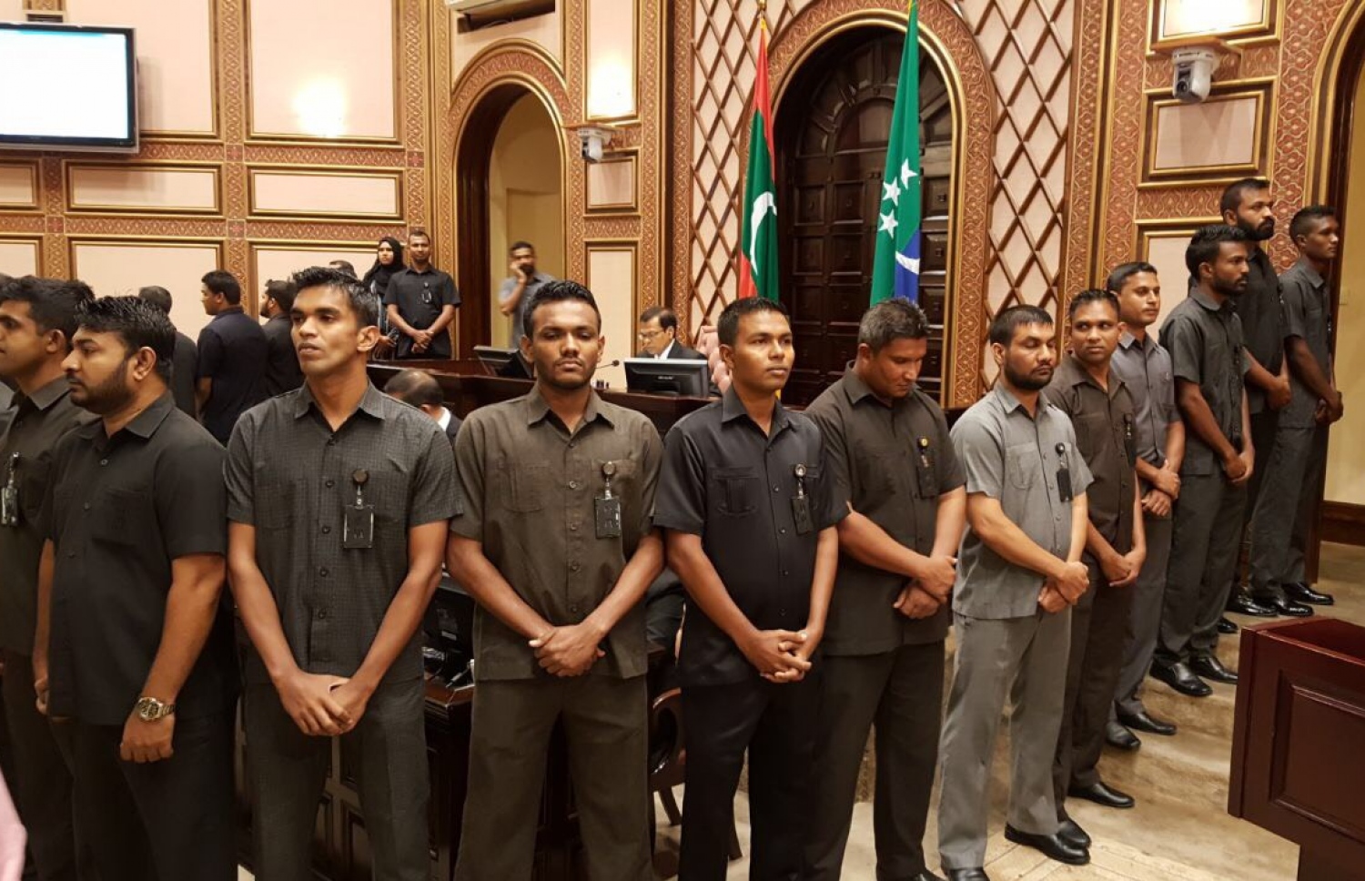ސިފައިންގެ ފުރިހަމަ ހިމާޔަތުގައި މަސީހު ޖަލްސާއެއް ކުރިއަށް ގެންދަވަނީ.